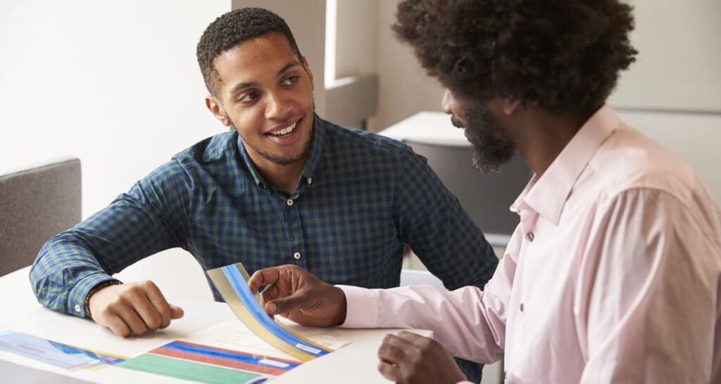 Tutor Using Learning Aids To Help Student With Dyslexia