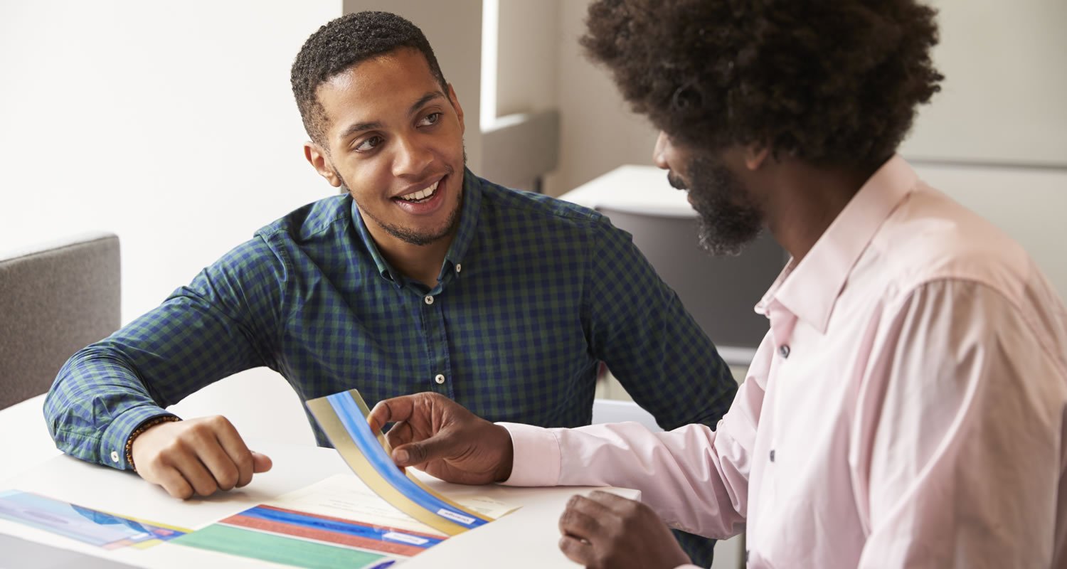 Tutor Using Learning Aids To Help Student With Dyslexia